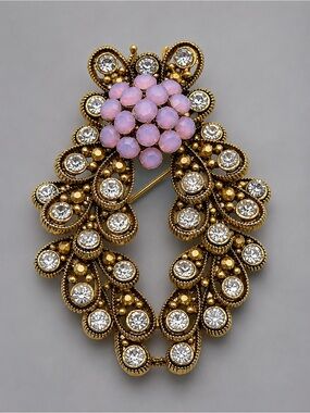 Vintage Revival Style brooch #cz707